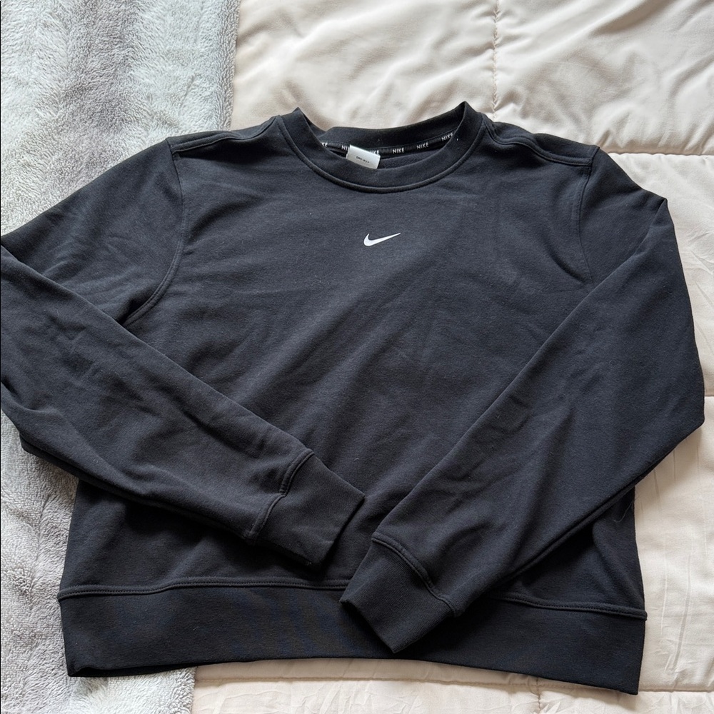 Nike Crewneck Black Sweater - size L (worn maybe once)